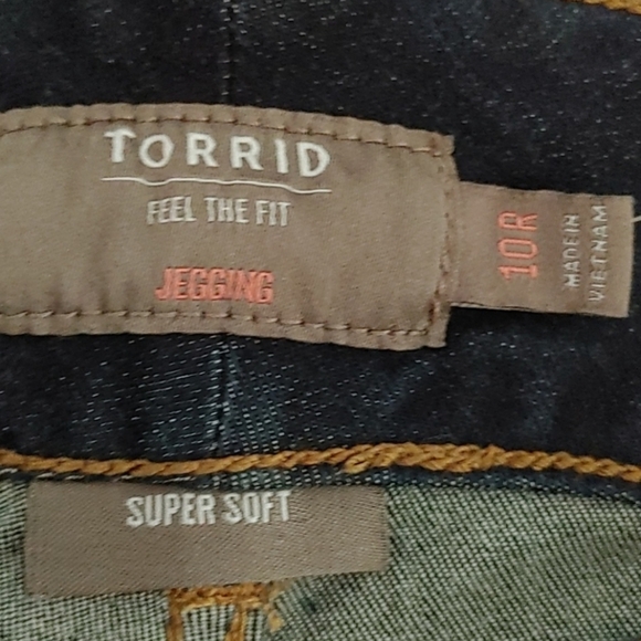 NEW With Tags Torrid High Waist Jegging Blue Jeans, Soft & Stretchy, Size 10R - Picture 10 of 11